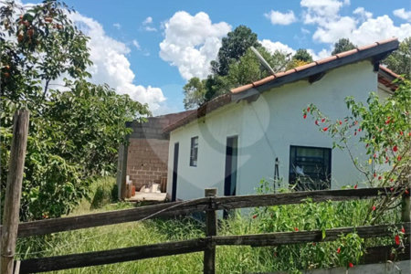 Sítio à venda com 2 quartos em Área Rural de Lagoinha, Lagoinha, SP