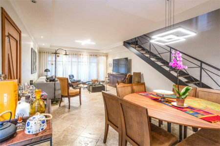 Sobrado à venda com 3 quartos, sendo 1 suíte,  em Vila Mariana, São Paulo, SP