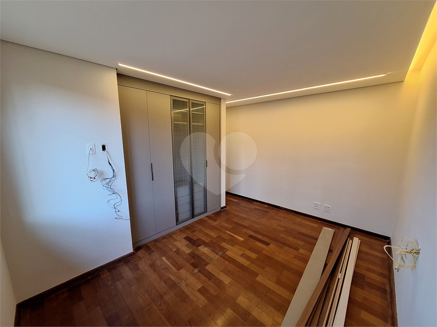 Casa à venda ou para alugar com 4 quartos, sendo 3 suítes, no condomínio Chácara Residencial Santa Maria, Votorantim - SP
