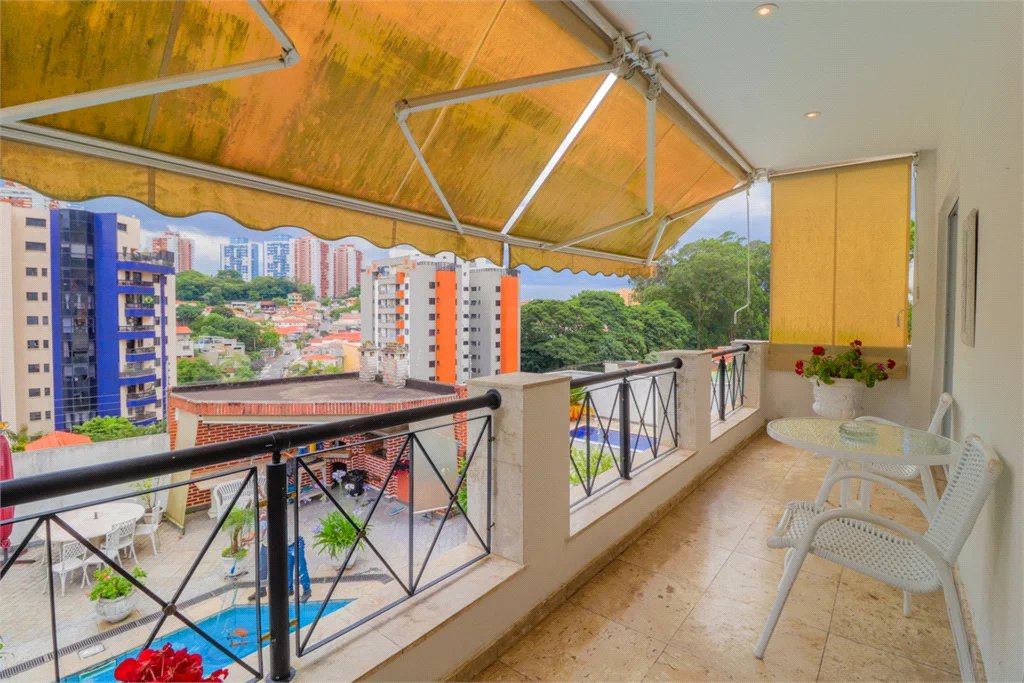 Casa à venda com 4 quartos, sendo 3 suítes,  em Vila Sônia, São Paulo, SP