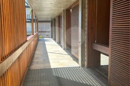 Sobrado para alugar com 5 quartos, sendo 4 suítes, em Jardim Everest, São Paulo, SP
