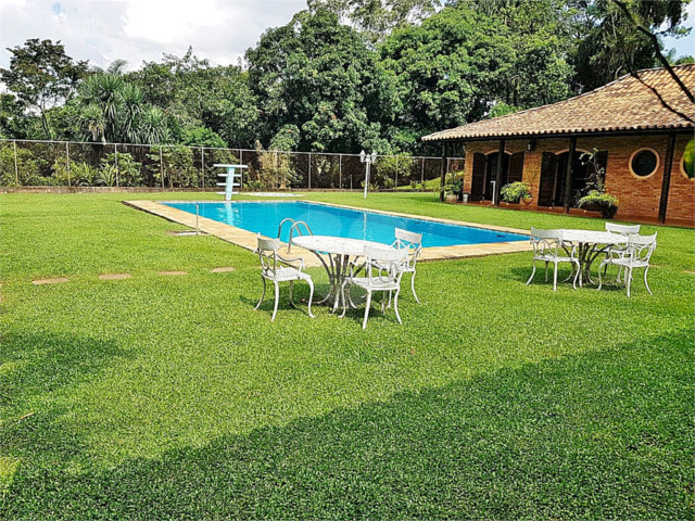 Casa à venda com 4 suítes no condomínio Chácara Jaraguá, São Paulo - SP