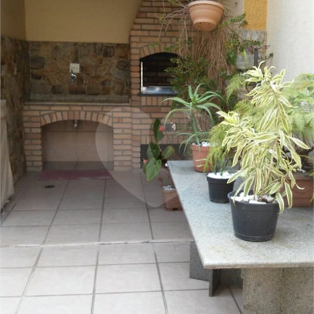 Sobrado à venda com 4 suítes em Vila Carrão, São Paulo, SP