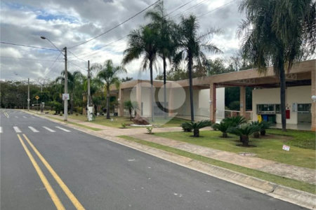 Casa à venda com 3 quartos, sendo 1 suíte, no condomínio Village Moutonnée, Salto - SP