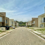 Casa à venda com 3 quartos, sendo 1 suíte, no condomínio Villaggio Viana, Cotia - SP
