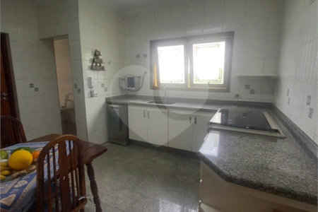 Casa à venda com 5 quartos, sendo 2 suítes, no condomínio Vinhas da Vista Alegre - Lado Sede, Vinhedo - SP
