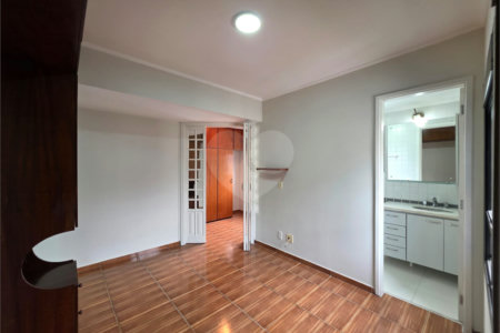 Apartamento à venda com 2 quartos, sendo 1 suíte, em Vila Olímpia, São Paulo, SP