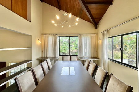 Casa à venda com 4 suítes no condomínio San Diego Park, Cotia - SP