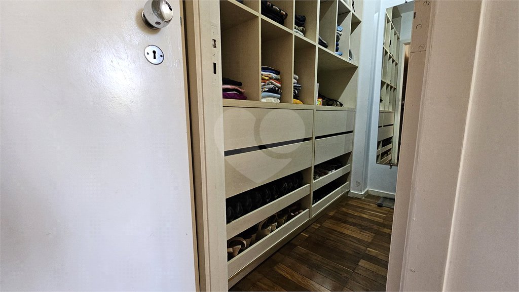 Apartamento à venda com 3 quartos, sendo 1 suíte, em Moema, São Paulo, SP