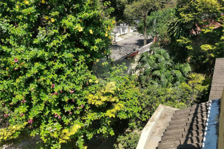 Sobrado à venda com 4 quartos, sendo 1 suíte, em Parque dos Príncipes, São Paulo, SP