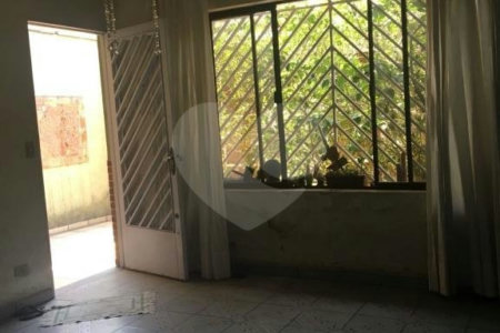 Sobrado à venda com 4 quartos, sendo 1 suíte, em Vila Nivi, São Paulo, SP