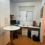 Casa à venda com 3 quartos, sendo 1 suíte, no condomínio Serranos, São Paulo - SP