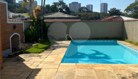 Casa à venda com 3 quartos, sendo 1 suíte,  em Santo Amaro, São Paulo, SP