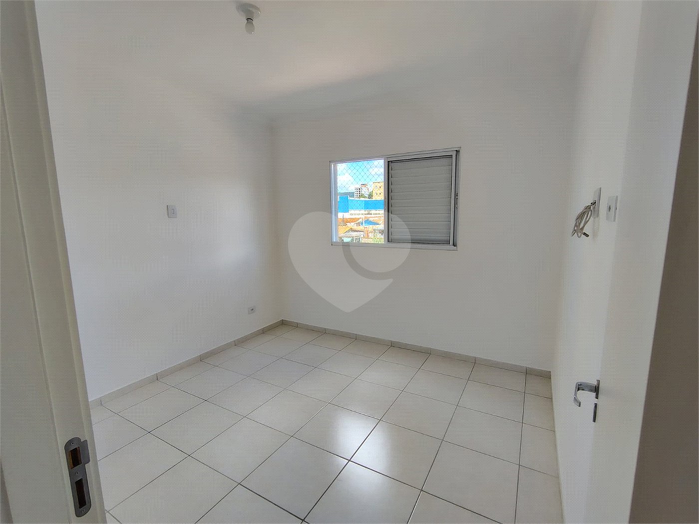 Apartamento à venda com 2 quartos, sendo 1 suíte,  em Jardim Alvinópolis, Atibaia, SP