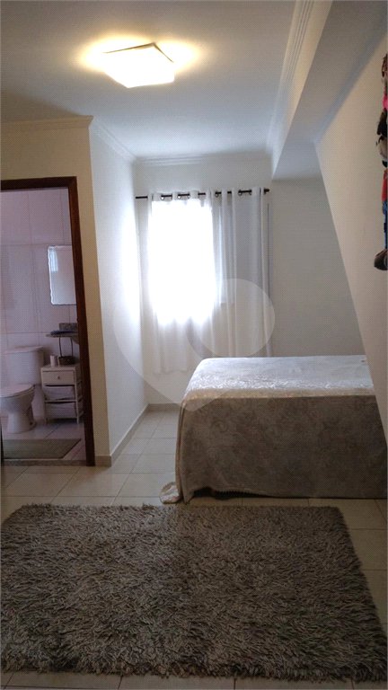 Sobrado à venda com 5 quartos, sendo 4 suítes, em Horto, São Paulo, SP
