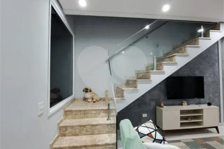 Sobrado à venda com 3 quartos, sendo 1 suíte, em Jardim das Indústrias, São José dos Campos, SP