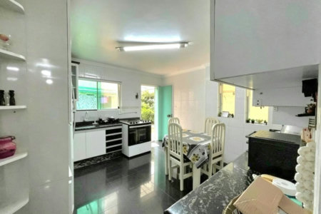 Casa com 3 dormitórios à venda, 210 m² por R$ 1.200.000,00 - Encruzilhada - Santos/SP