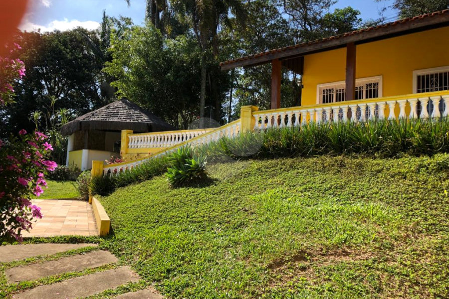 Casa Térrea à venda com 4 quartos, sendo 2 suítes, em Roseira, Mairiporã, SP