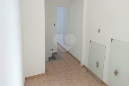 Sobrado à venda com 3 quartos, sendo 2 suítes, em Vila Paulicéia, São Paulo, SP