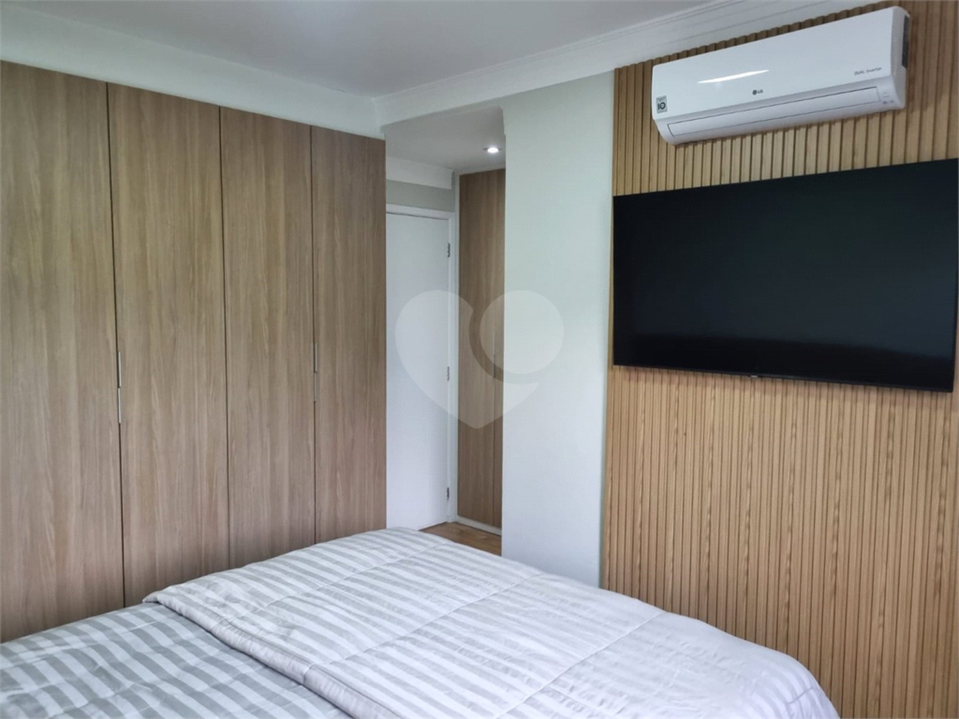 Apartamento à venda com 3 quartos, sendo 1 suíte, em Horto, São Paulo, SP