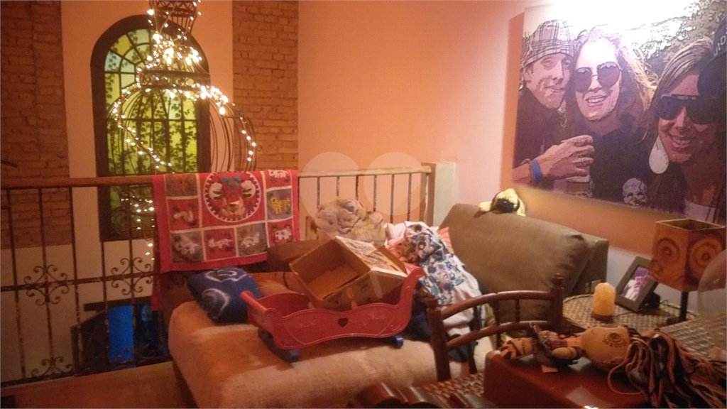 Casa à venda com 3 quartos, sendo 2 suítes, em Vila Mariana, São Paulo, SP