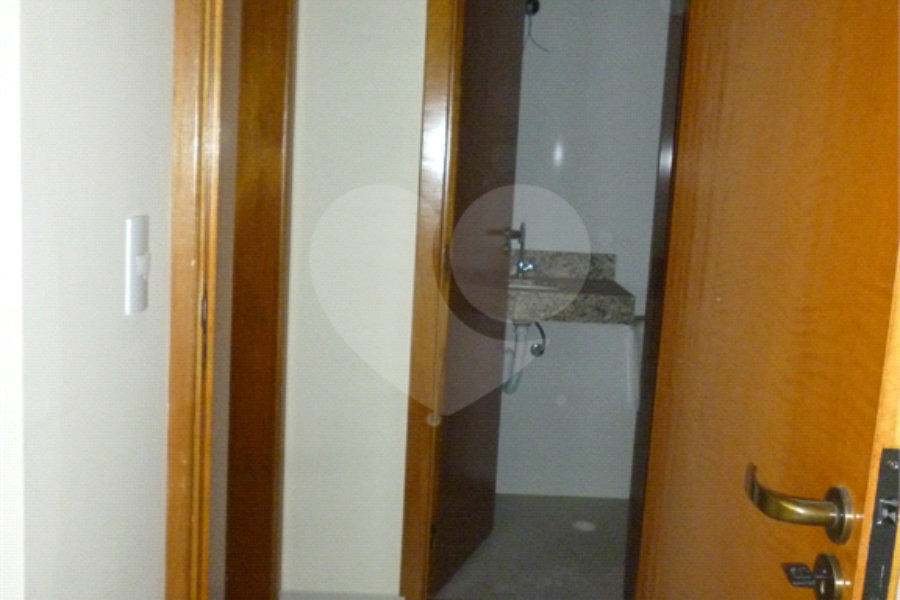 Casa à venda com 3 quartos, sendo 1 suíte, no condomínio Residencial Vila Primavera (zona Norte), São Paulo - SP
