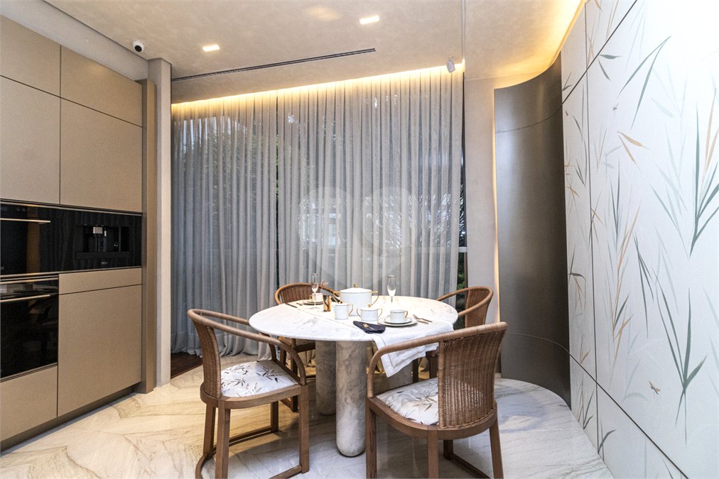 Apartamento à venda com 4 suítes em Jardim Guedala, São Paulo, SP