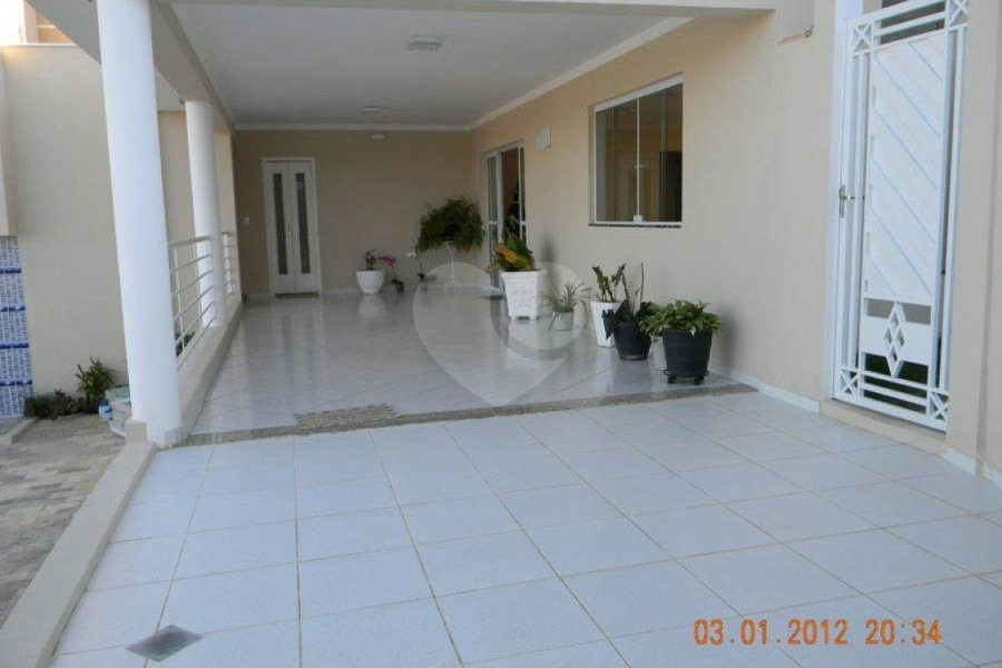 Chácara à venda com 5 quartos, sendo 2 suítes, em Terras de Santa Rosa II, Salto, SP