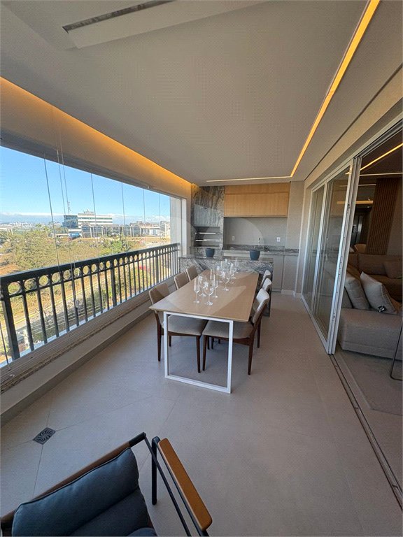 Apartamento à venda com 3 suítes em Urbanova, São José dos Campos, SP