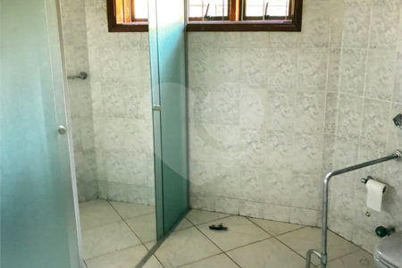 Sobrado para alugar com 4 quartos, sendo 2 suítes,  no Centro, Três Lagoas, MS