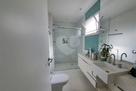 Apartamento à venda com 3 suítes em Campo Belo, São Paulo, SP
