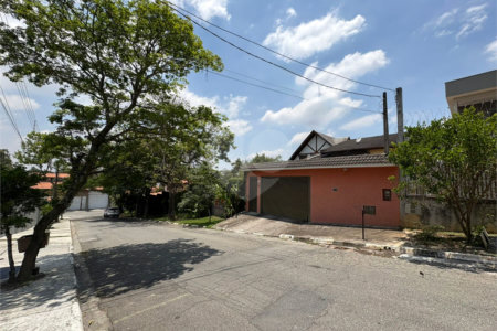 Casa Térrea à venda com 3 quartos, sendo 1 suíte,  em Vila Áurea, Poá, SP