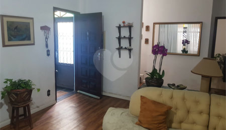 Sobrado à venda com 3 quartos, sendo 1 suíte,  em Campo Grande, São Paulo, SP