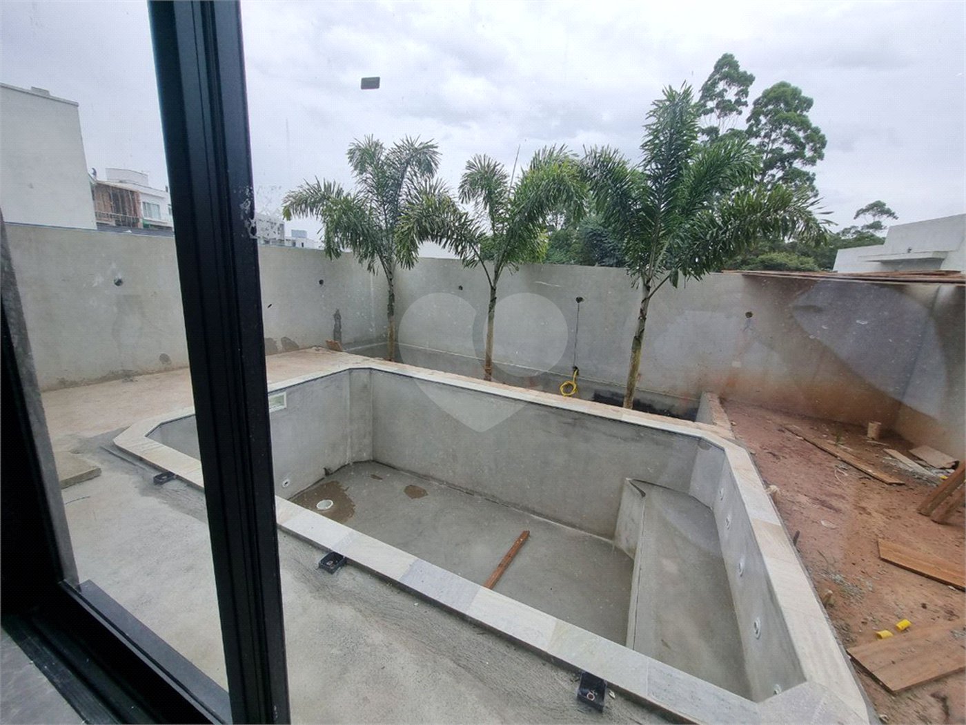Casa à venda com 3 suítes no condomínio Mosaico da Serra, Mogi das Cruzes - SP