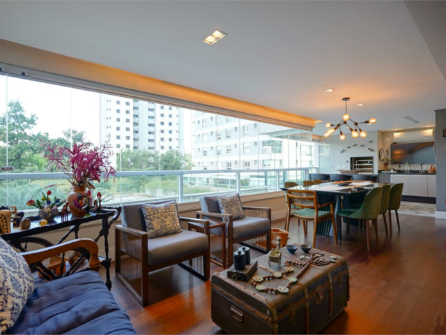 Apartamento à venda com 4 quartos, sendo 2 suítes,  em Santo Amaro, São Paulo, SP