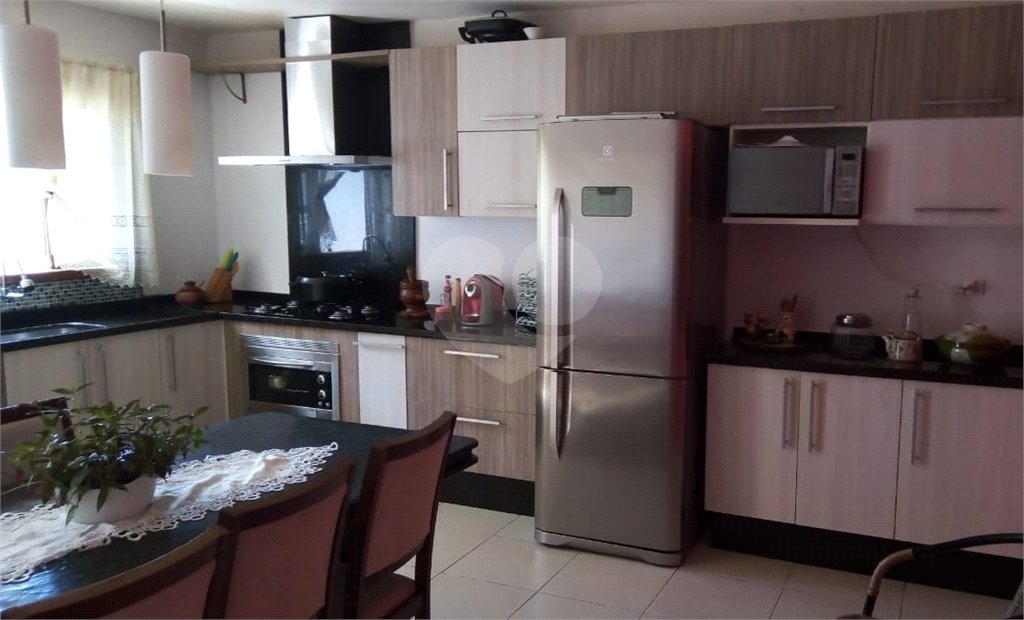 Chácara à venda com 1 suíte em Chácaras Vista Alegre, Arujá, SP