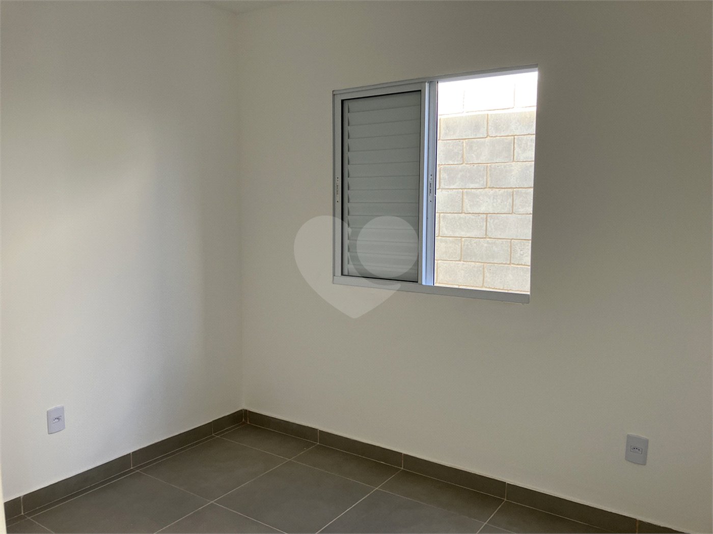 Casa à venda com 3 quartos, sendo 1 suíte,  no condomínio Residencial Vila Amarone, Sorocaba - SP