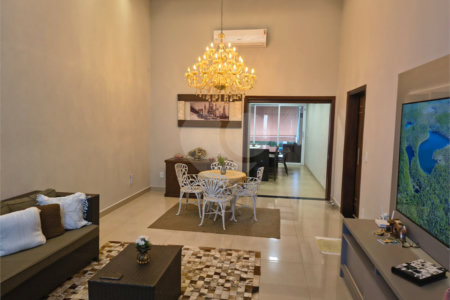 Casa à venda com 3 quartos, sendo 1 suíte, no condomínio Residencia Valencia - Ilha Turia, Ribeirão Preto - SP