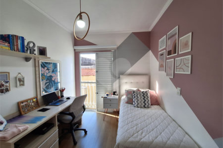 Casa à venda com 3 quartos, sendo 1 suíte, no condomínio Villaggio Tronchim, São Paulo - SP