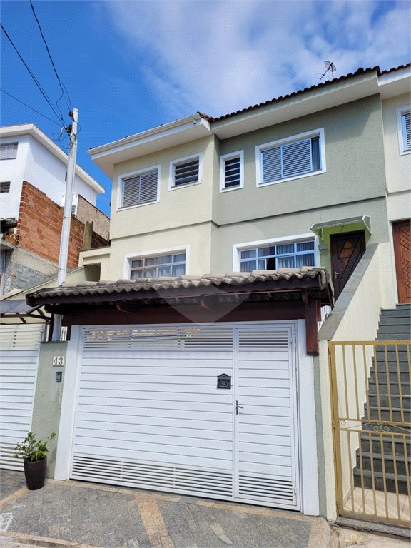 Sobrado à venda com 2 quartos em Vila Nivi, São Paulo, SP