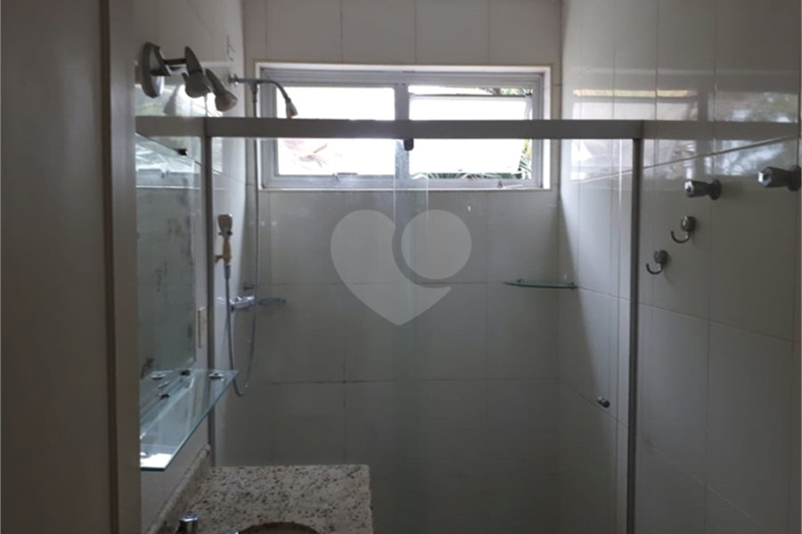 Sobrado à venda com 5 quartos, sendo 3 suítes, em Tremembé, São Paulo, SP