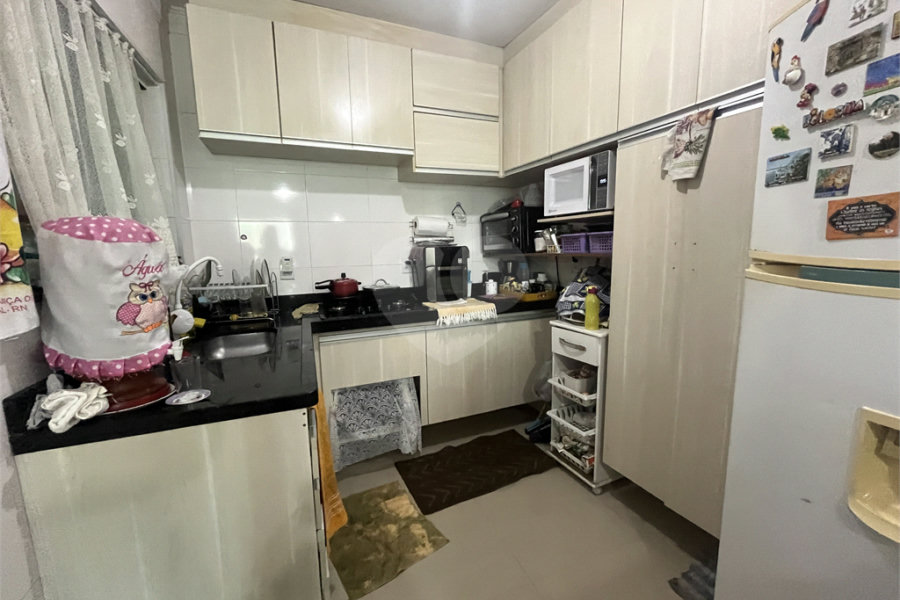 Casa à venda com 3 quartos, sendo 1 suíte, no condomínio Capigaí, São Paulo - SP