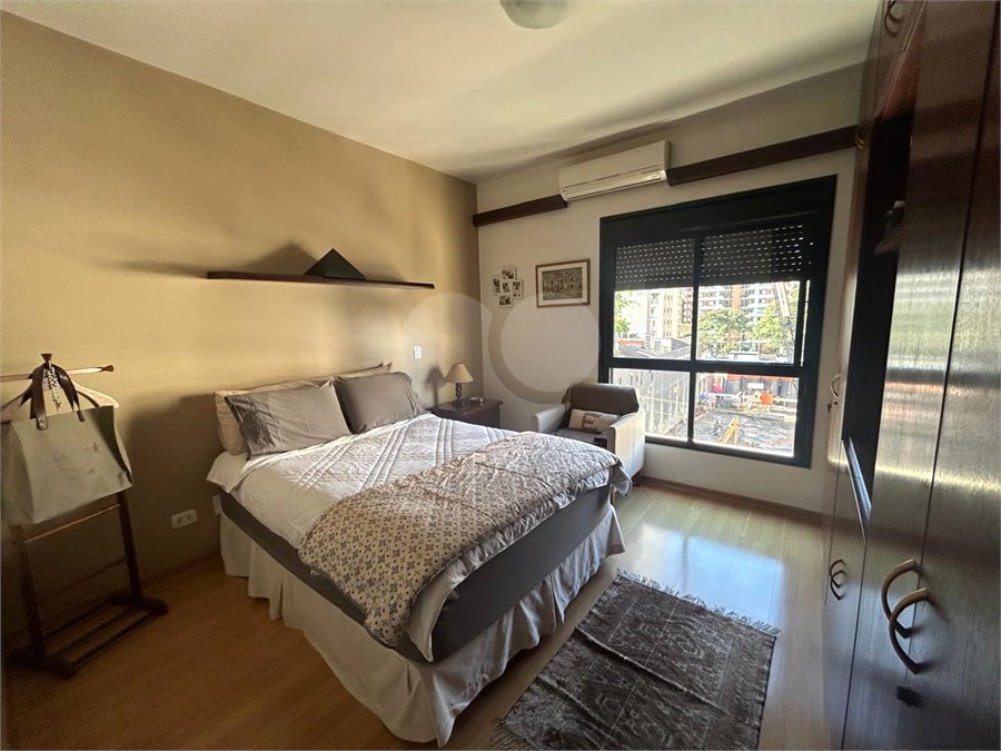 Apartamento à venda com 4 quartos, sendo 2 suítes, em Pinheiros, São Paulo, SP