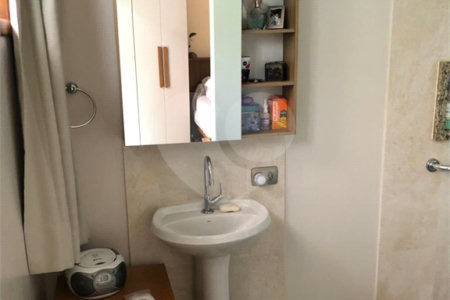 Sobrado à venda com 3 quartos, sendo 1 suíte, em Brooklin, São Paulo, SP