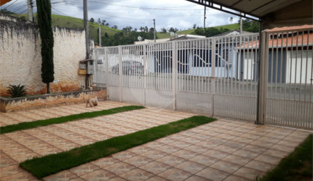Casa à venda com 2 quartos no Centro, Bom Jesus dos Perdões, SP