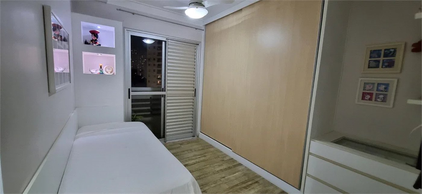 Apartamento à venda com 3 suítes em Jardim Londrina, São Paulo, SP