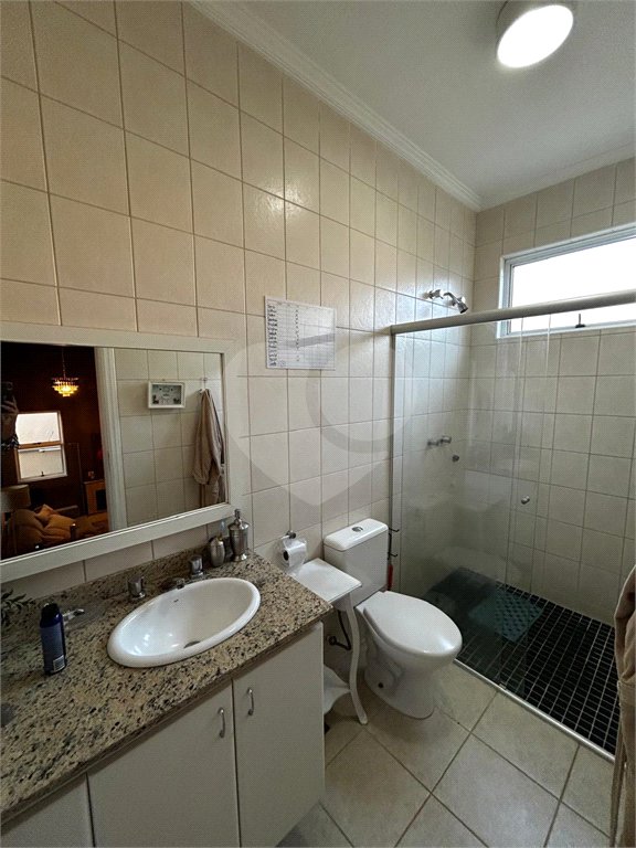 Casa à venda com 3 quartos, sendo 1 suíte, no condomínio Loteamento Recanto dos Paturis, Vinhedo - SP