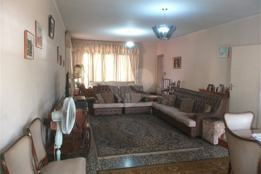 Casa à venda com 4 quartos, sendo 1 suíte, em Vila Galvão, Guarulhos, SP