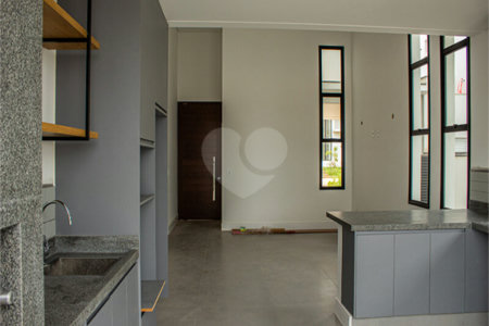 Casa à venda com 3 suítes no condomínio Residencial Central Parque, Salto - SP