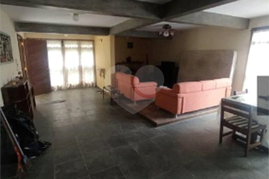 Casa à venda com 5 quartos, sendo 1 suíte, em Mantiqueira, Mairiporã, SP